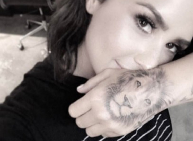 Demi Lovato Tattoo Löwe
