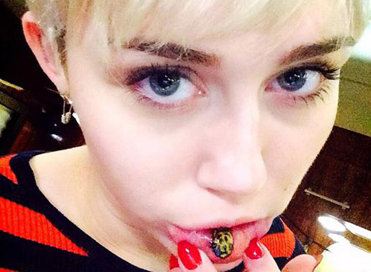 Miley Cyrus Tattoo Lippe