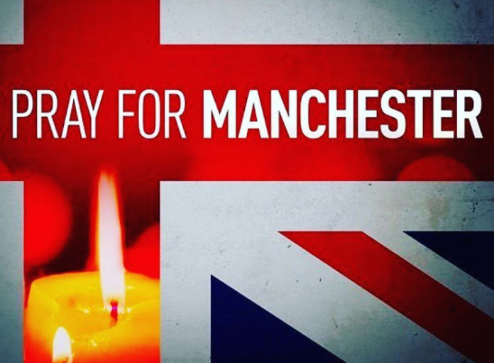Pray-for-Manchester-Reaktionen-Terroranschlage-Ariana-Grande-Konzert