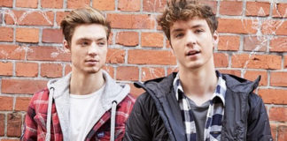Die Lochis bei About You