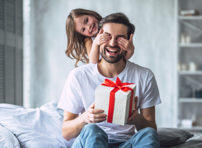 Vatertag 2019: Welches Geschenk ist das beste Last Minute Vatertagsgeschenk!