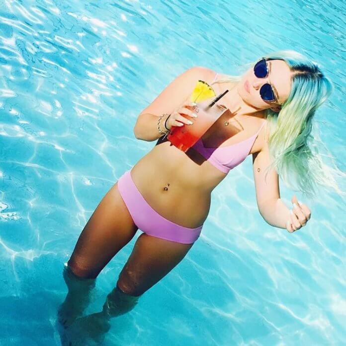Bibis Beauty Palace hot im Pool